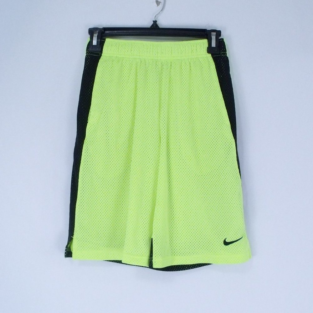 Nike Boys Monter Mesh Training Shorts L